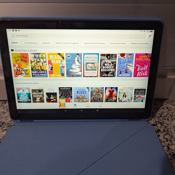 Amazon Tablet Bundle - Picture 3 of 16